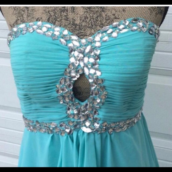 Prom Dress - Picture 2 of 3